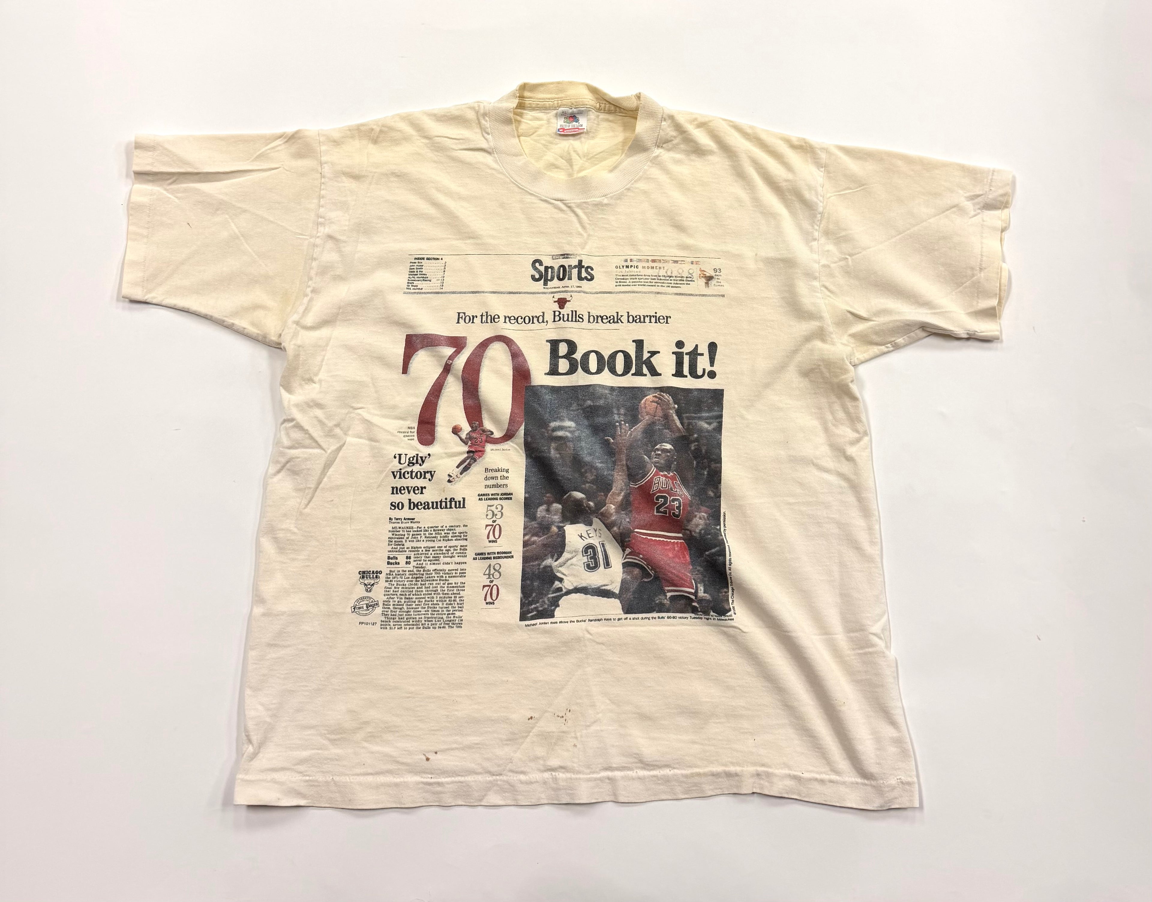 Vintage Michael Jordan Chicago Bulls Newspaper tee